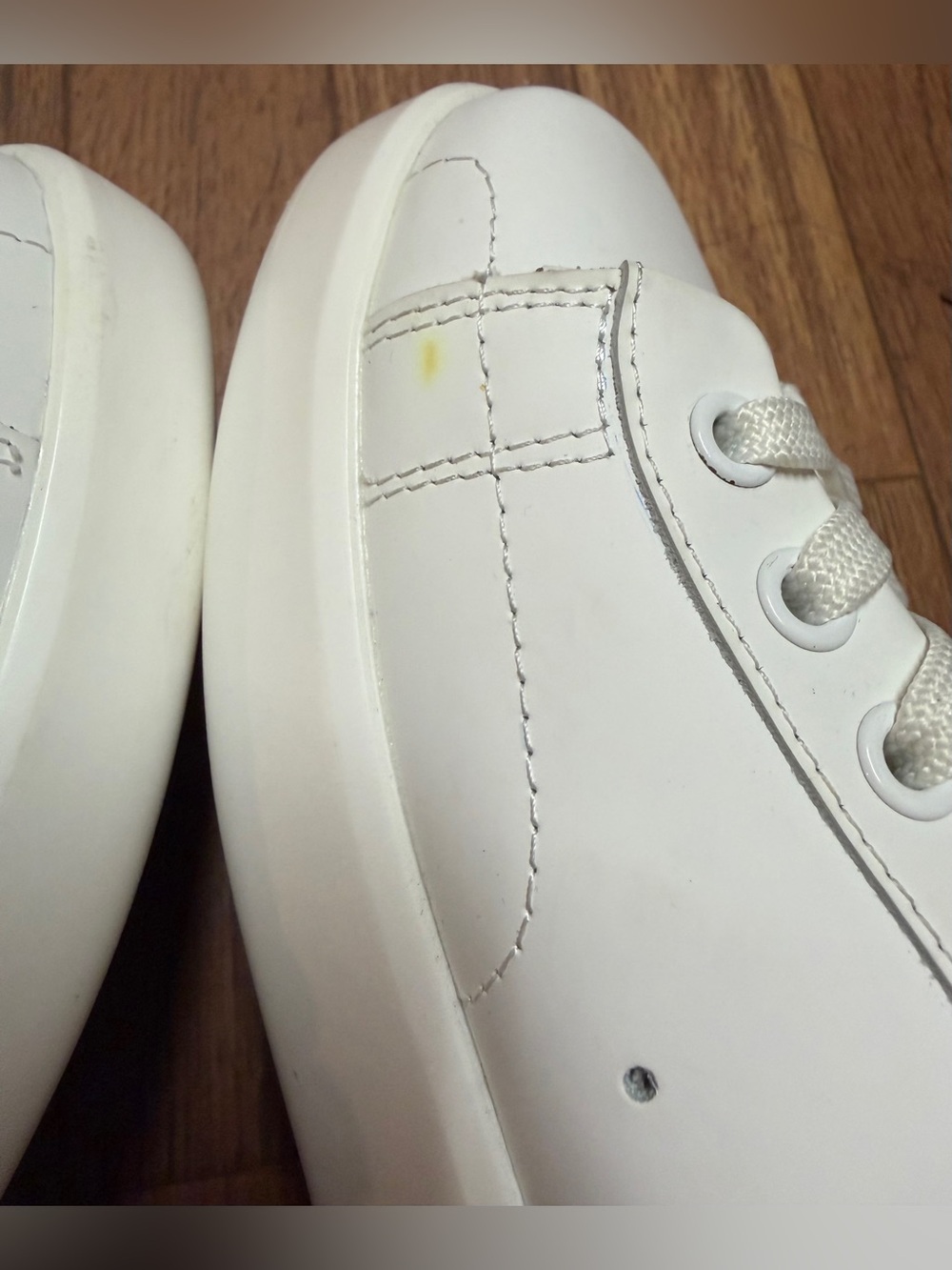 Golden Goose White Leather Sneakers with Gold Heel Panel - Picture 8 of 12